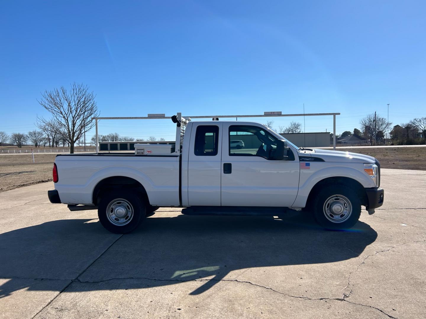 2015 White /Gray Ford F-250 SD (1FT7X2A62FE) with an 6.2L V8 OHV 16V engine, 6-Speed Automatic transmission, located at 17760 Hwy 62, Morris, OK, 74445, (918) 733-4887, 35.609104, -95.877060 - 2015 FORD F250 HAS THE 6.2 V8 ENGINE. THIS TRUCK IS BI-FUEL (RUNS ON BOTH CNG OR GASOLINE) FEATURES MANUAL SEATS, MANUAL LOCKS, MANUAL WINDOWS, MANUAL MIRRORS, AM/FM RADIO, CRUISE CONTROL, TRACTION CONTROL, BACK UP CAMERA. EQUIPPED WITH A WESTPORT BI-FUEL CNG FUEL SYSTEM. IT RUNS ON CNG (COMPRESSED - Photo#3